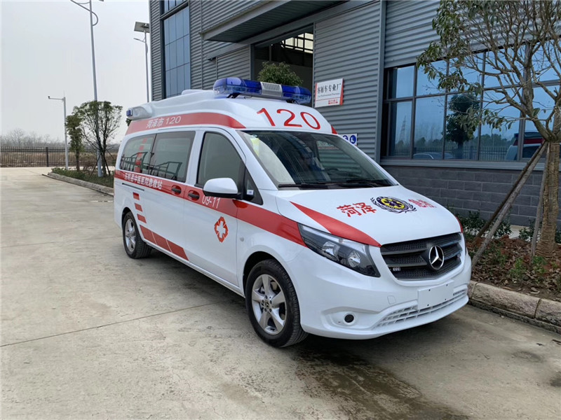 奔馳Vito(新威霆)高頂監護型奔馳救護車